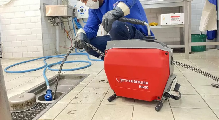 KURKÖY'DE TESİSATÇİ Tesisatci Gider Klozet Açma 